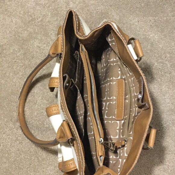 Liz. Claiborne purse 2 tone cream and tan - Picture 4 of 5